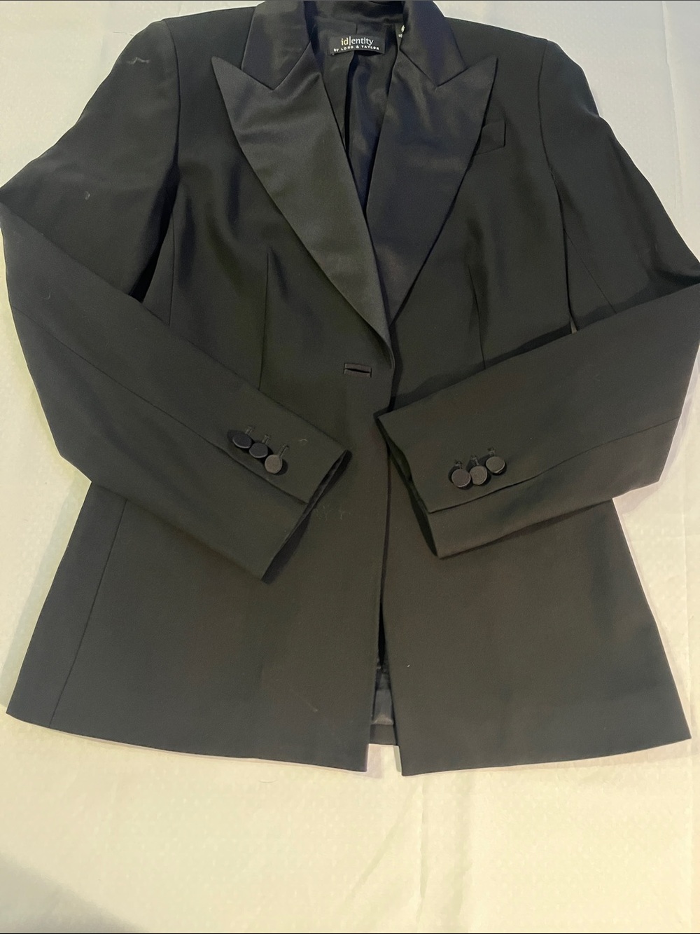 Lord and Taylor Women’s black satin collar button dress blazer